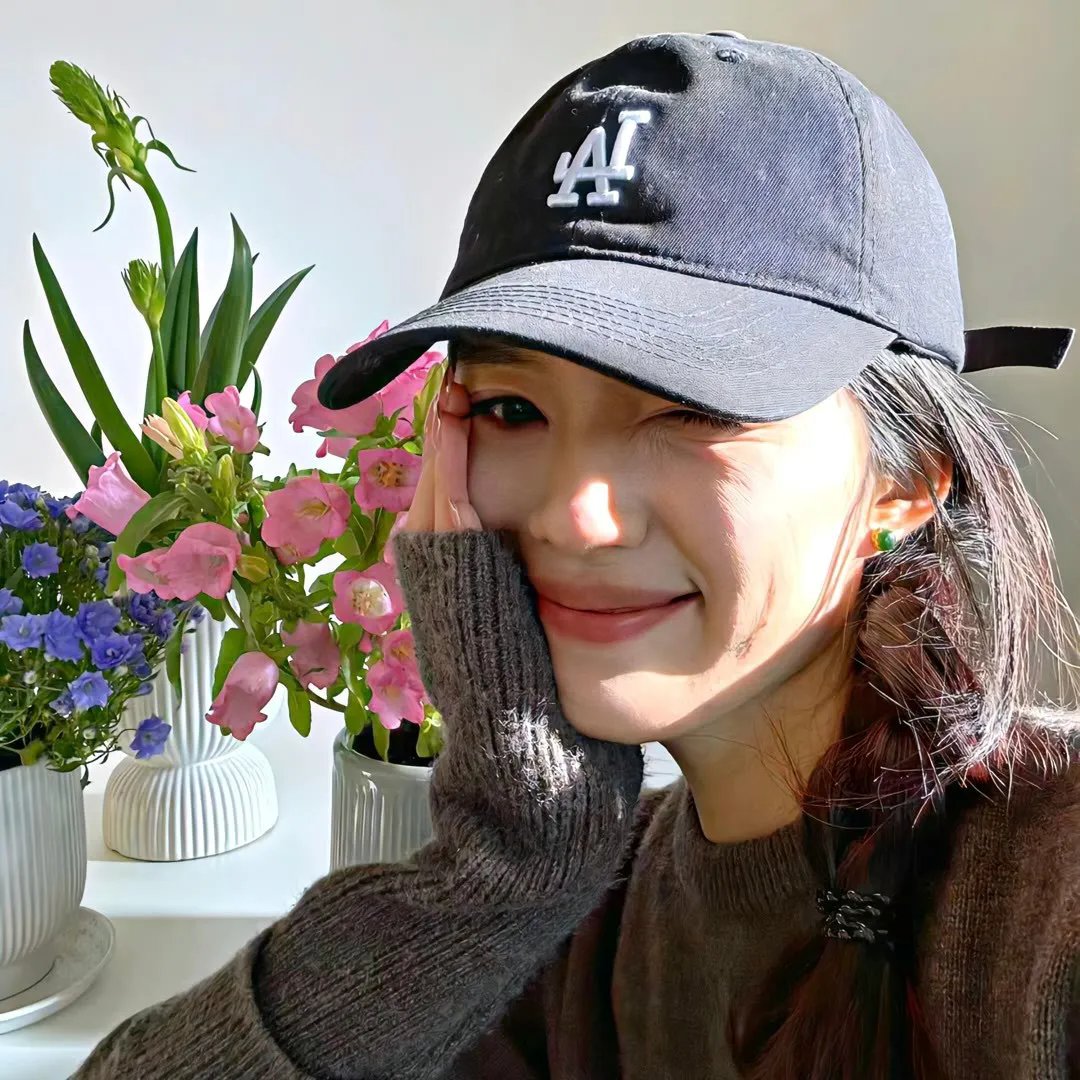 倒挂的爱丽丝